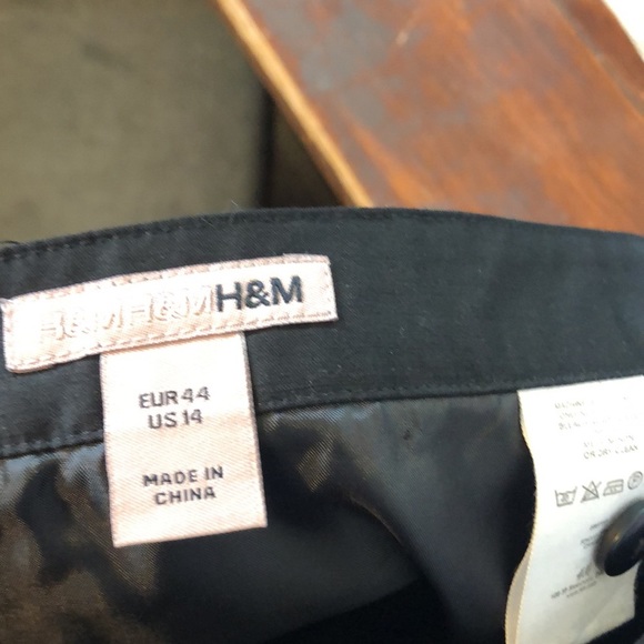 NWT H&M Black Eyelet/ Peasant Skirt Sz 14 - Picture 9 of 9